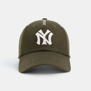 Madhappy Yankees '47 Clean Up Baseball Cap in Sandalwood
